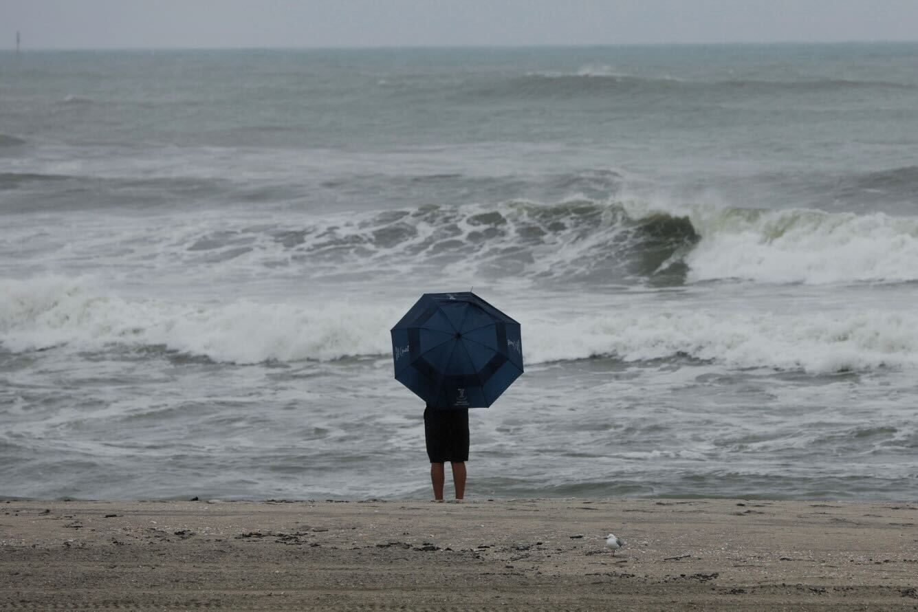 Rough seas at Mount Maunganui. Photo / Mead Norton