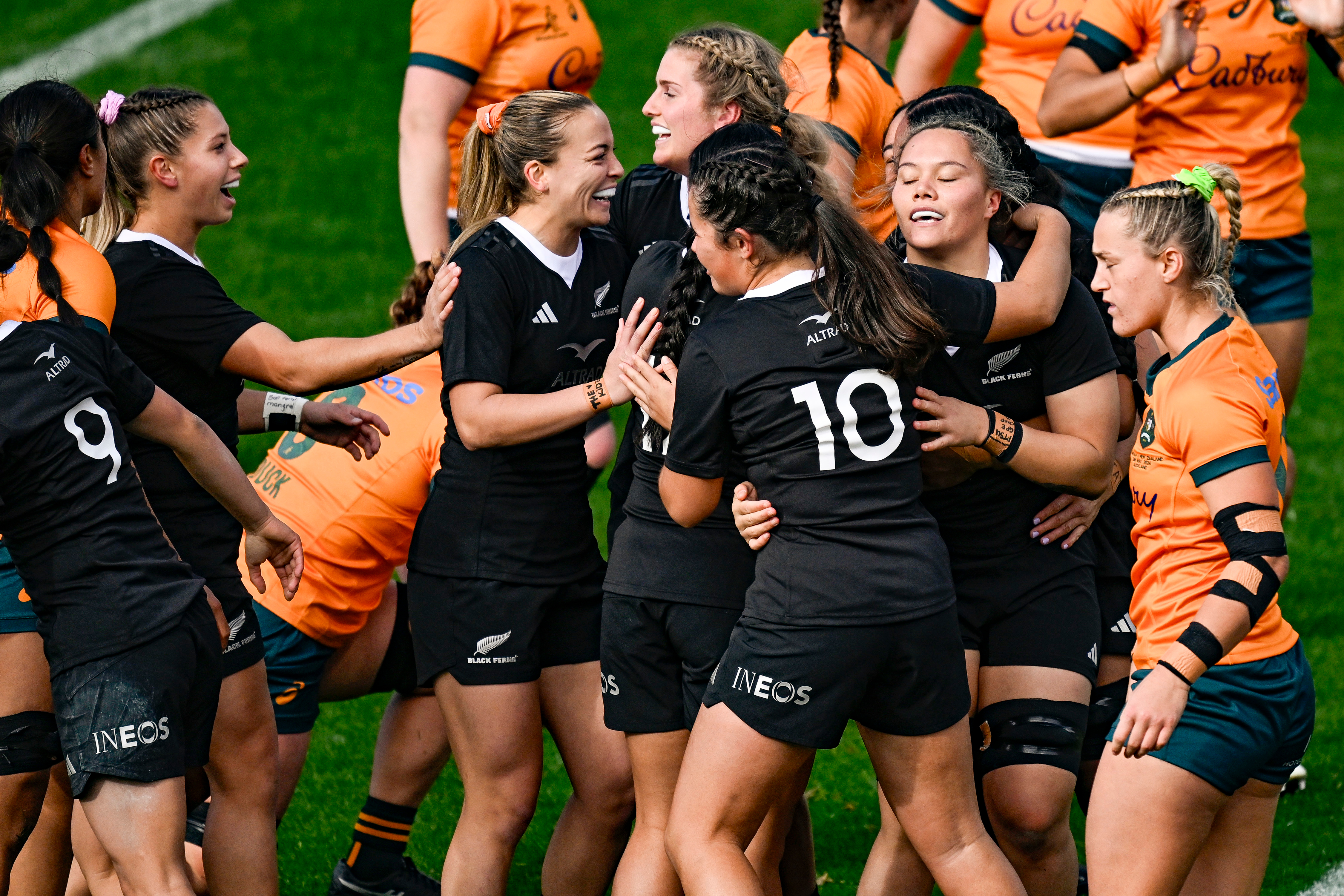 The Black Ferns beat the Wallaroos 67-19 in Albany. Photo / Photosport