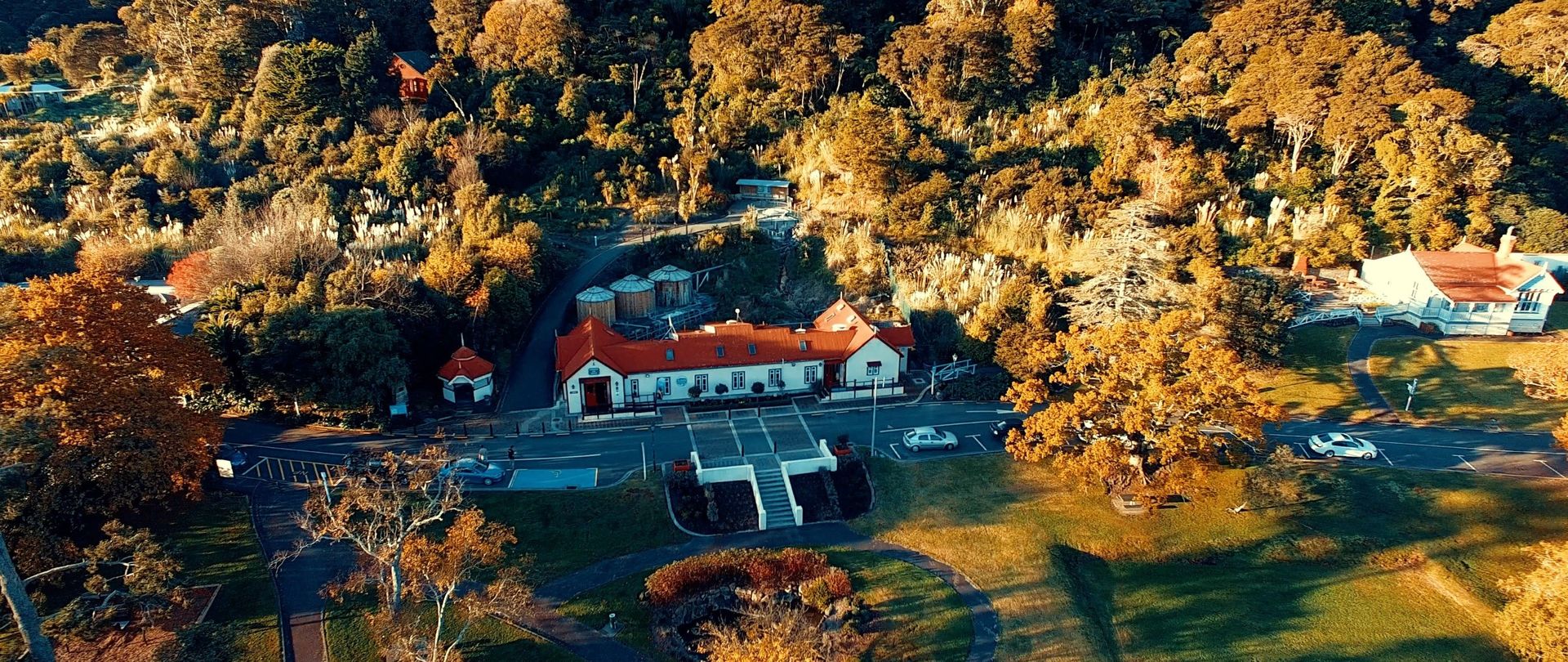 The current Te Aroha Mineral Spa facility at the foot of Mount Te Aroha.