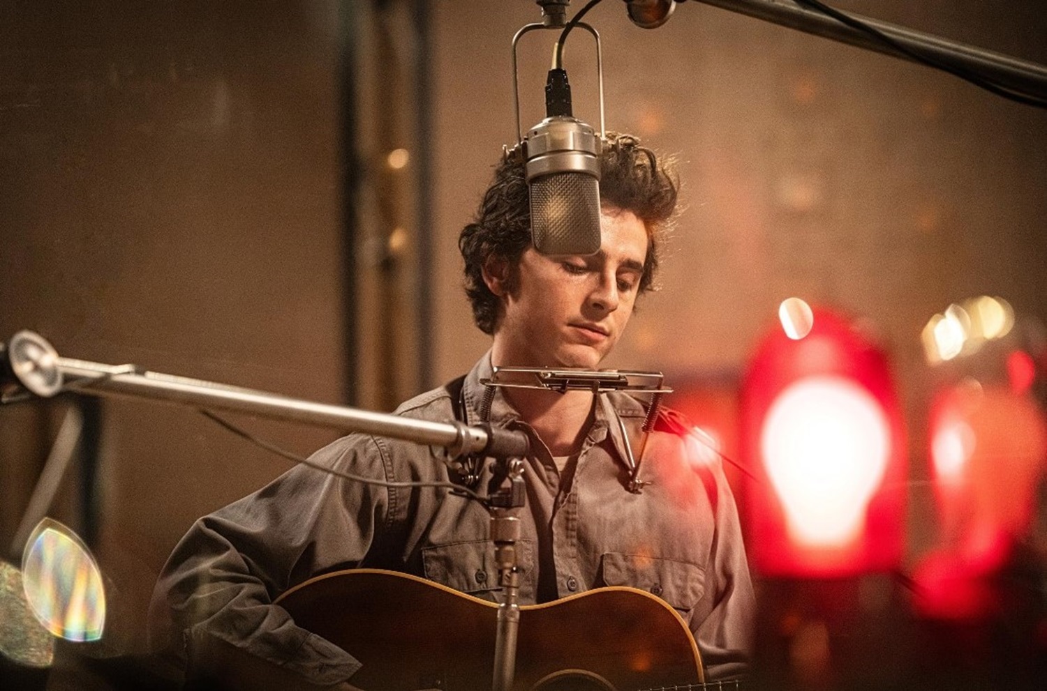 Capturing Bob Dylan's distinctive voice required work with a vocal coach. Photo / Searchlight Pictures