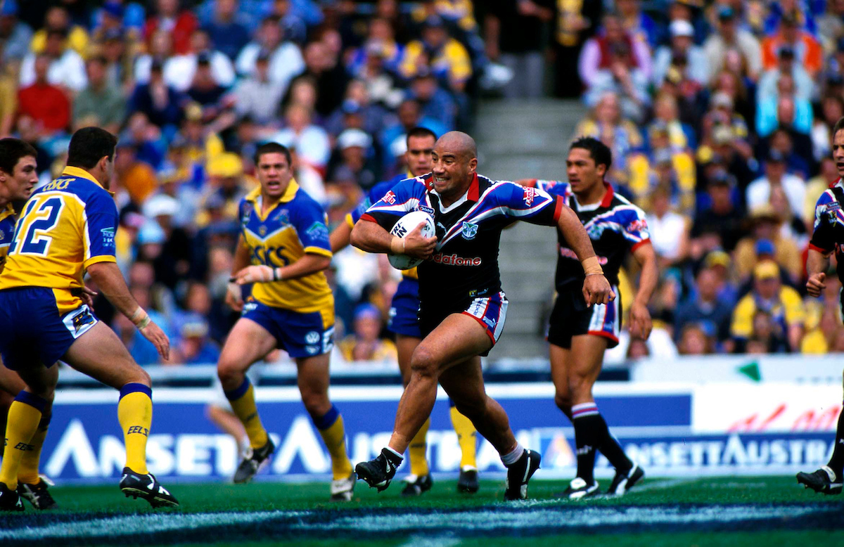 Jerry Seuseu makes a charge in the Warriors first ever playoff appearance in 2001. Photo / Photosport