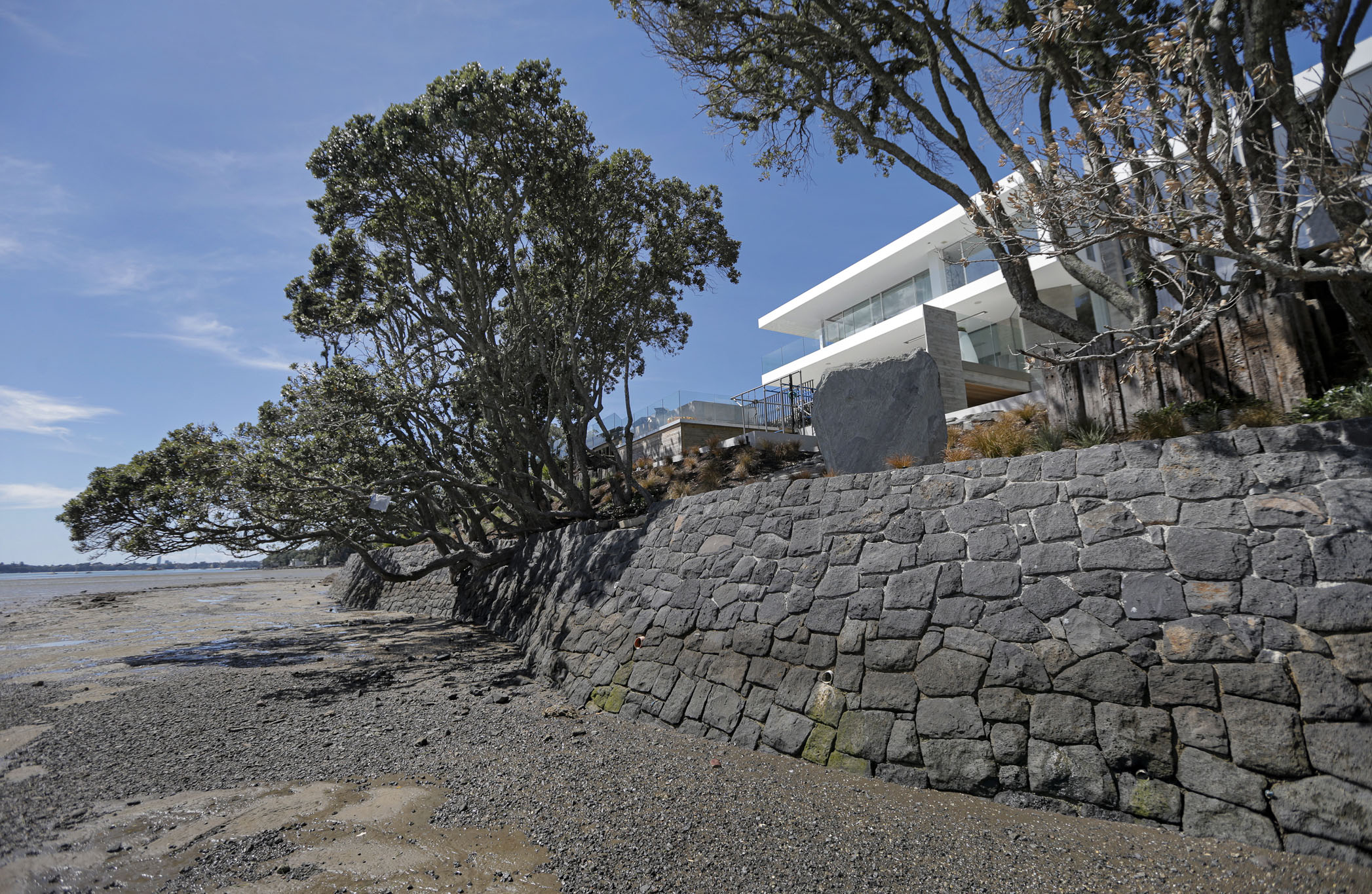The waterfront Westmere home of Anna Mowbray and Ali Williams. Photo / Alex Burton