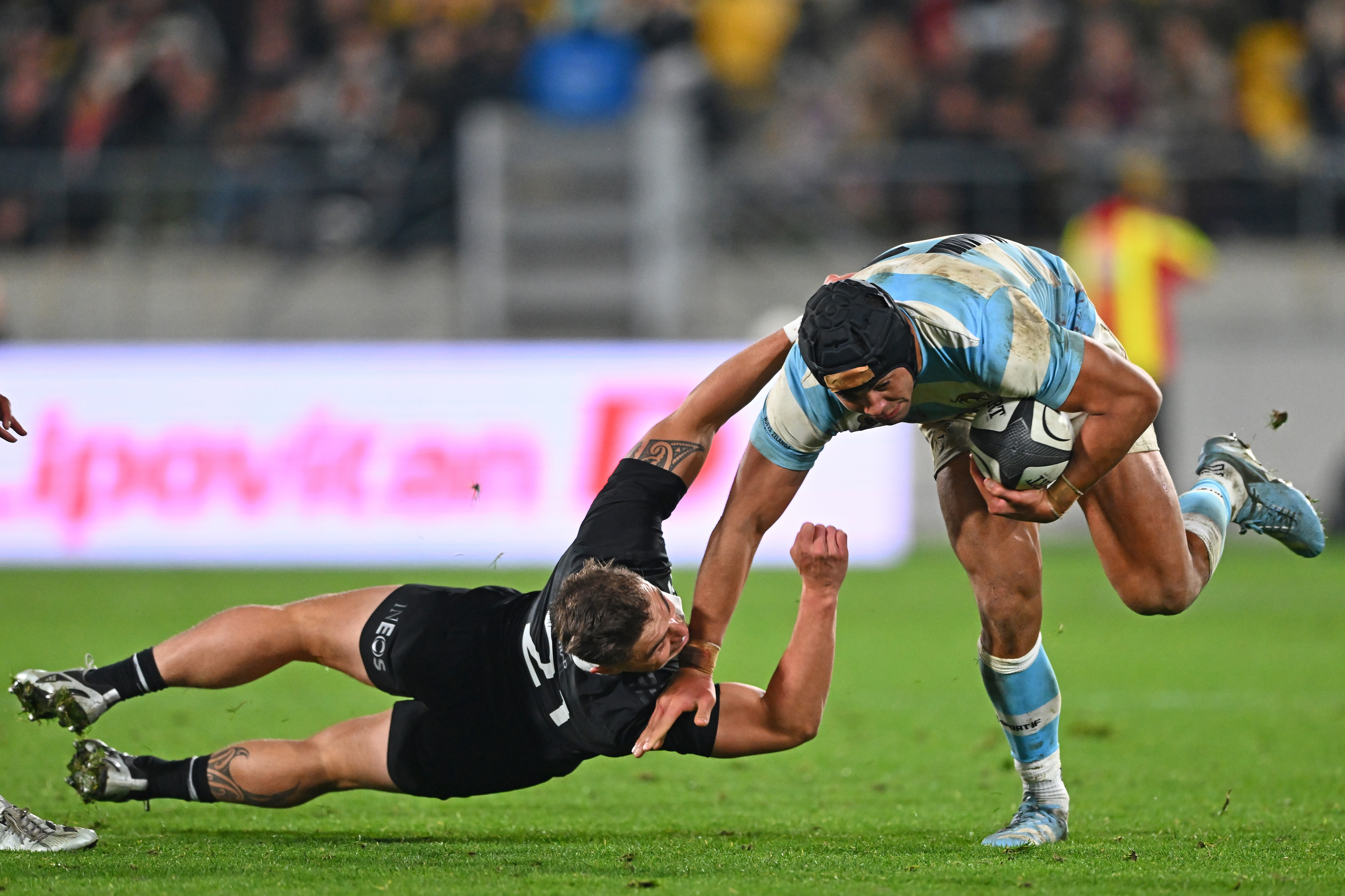 Argentina’s Santiago Chocobares pushes past New Zealand’s Cortez Ratima, Rugby Championship, New Zealand All Blacks v Argentina. Sky Stadium, Wellington. Saturday 10 August 2024.
© Mandatory credit: Kerry Marshall / www.photosport.nz