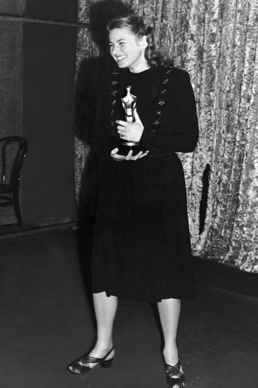 Ingrid Bergman with her Best Actress Oscar for 'Gaslight' at the Academy Awards in Hollywood, 1945. Photo / Getty Images