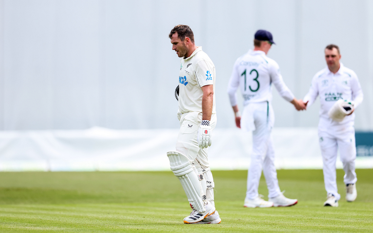 Dean Foxcroft departs after being dismissed for 98 on test debut. Photo / Photosport