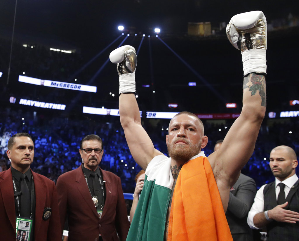 Was Floyd Mayweather's ring attire a brutal cheap shot at Conor McGregor? -  NZ Herald