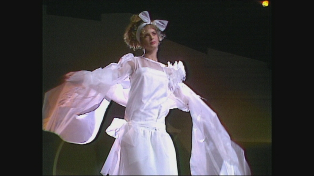 Rachel Hunter appears in the Benson and Hedges Fashion Awards in 1986. Photo / TVNZ
