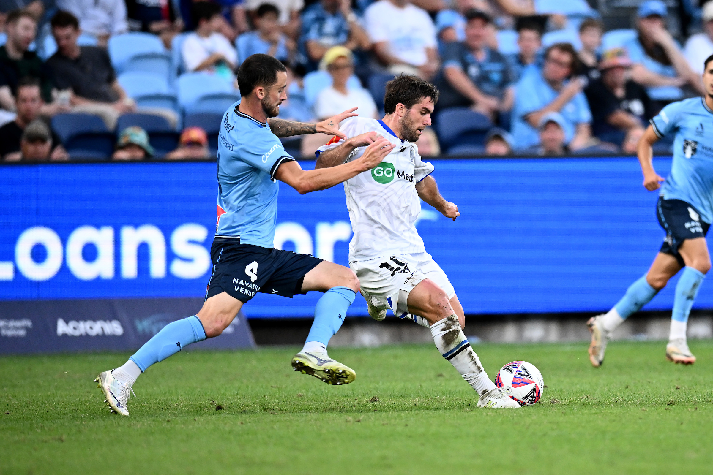 Jordan Courtney-Perkins of Sydney FC and Guillermo May of Auckland FC. Photo / Photosport.