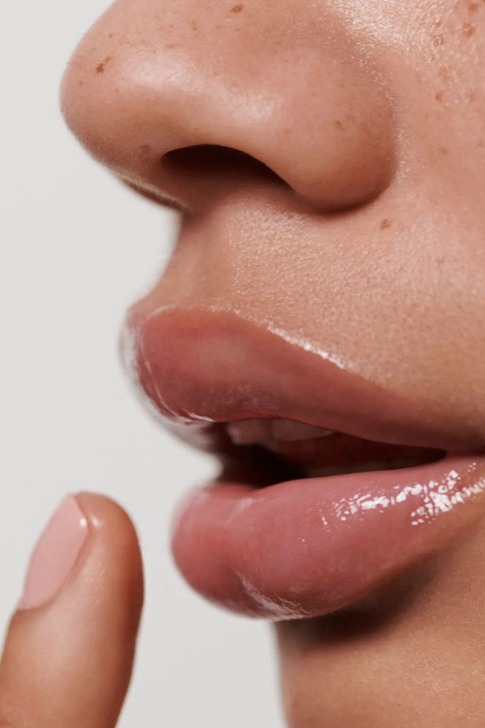 Fed up with flaky lips? Discover our helpful guide to smooth, soothed lips. Photo / La Mer 