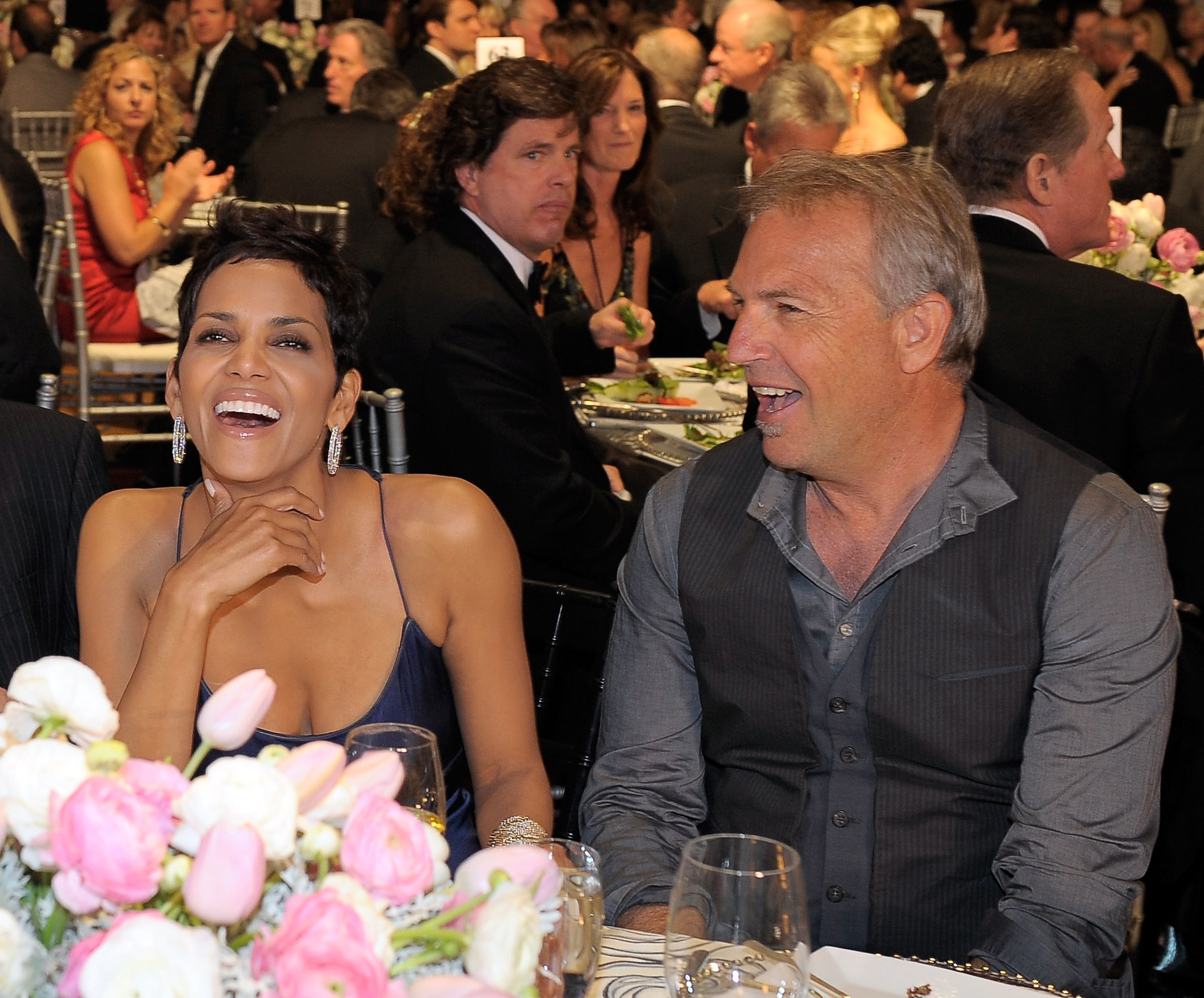 Kevin Costner's rep slams cheating rumors amid ongoing divorce