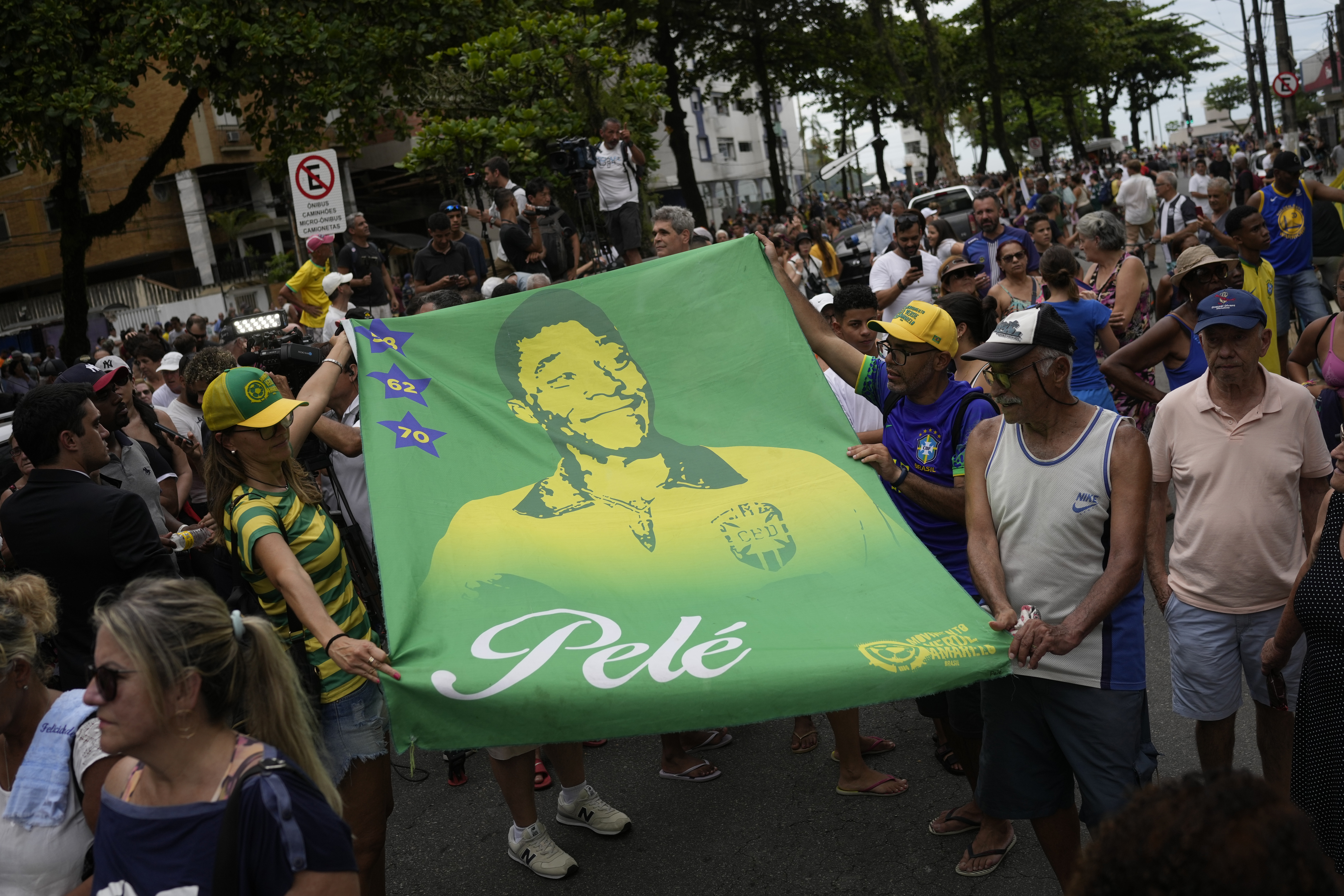 Kaka Brazil National Hero Tee's (Yellow)