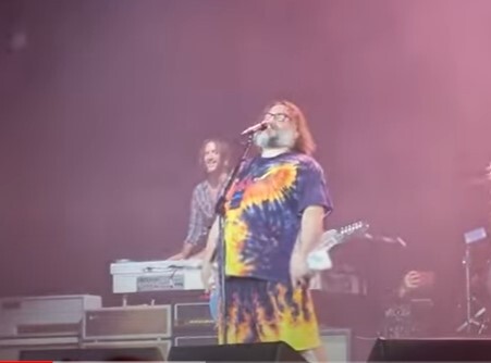 Jack Black made a surprise cameo at the Foo Fighters concert last night at Mt Smart Stadium.