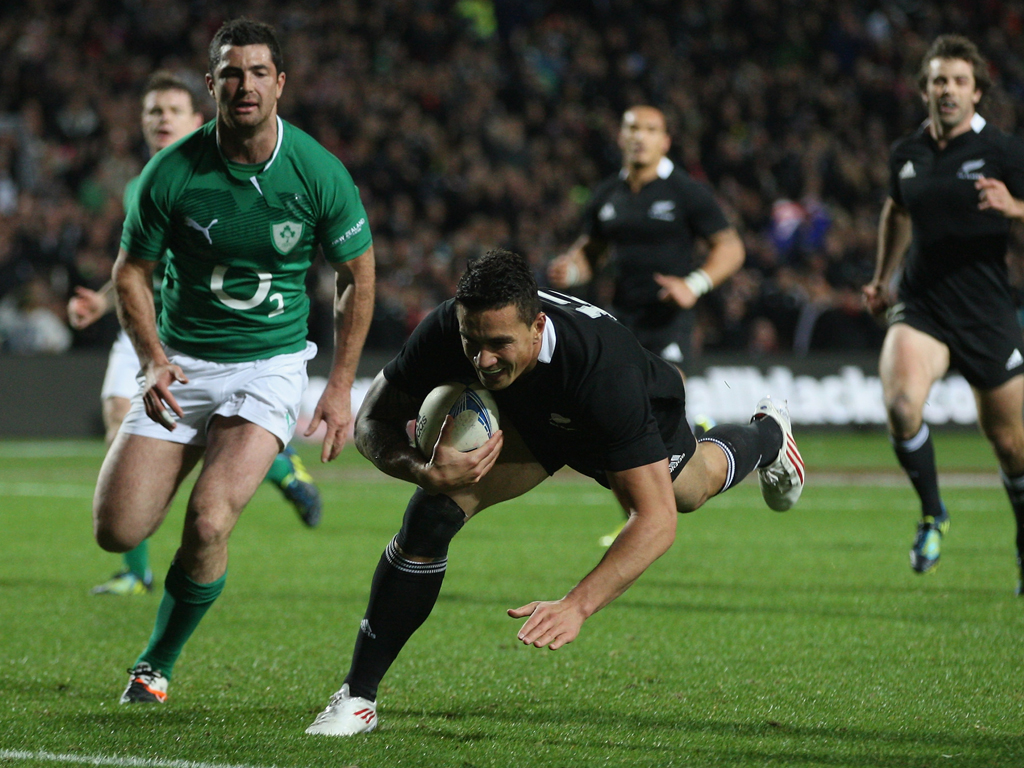 Sonny Bill Williams of the All Blacks scores a try during the International Test Match between New Zealand and Ireland. Photo / Getty Images.