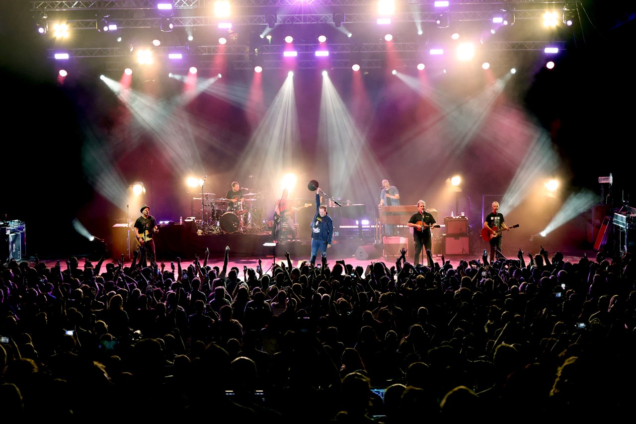 Counting Crows perform to a pumped up crowd. Photo / Supplied
