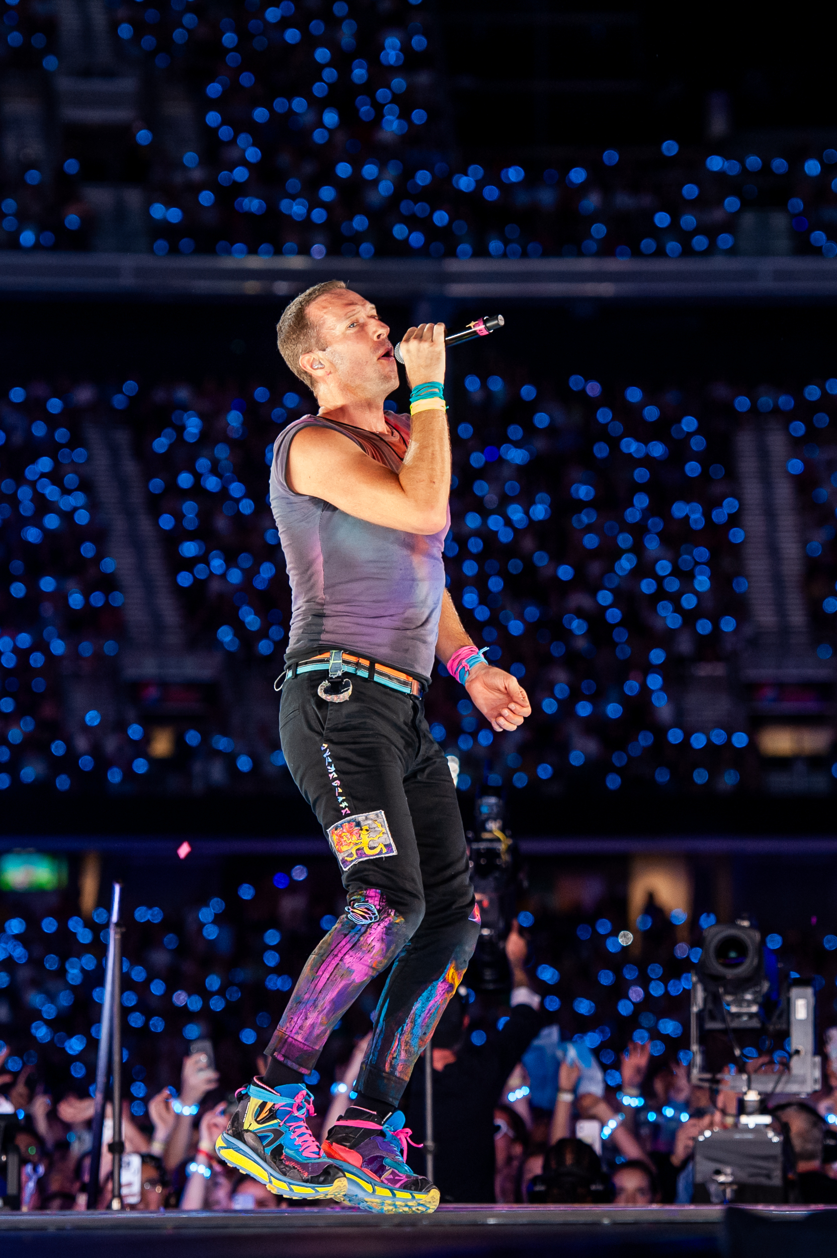 Review  Coldplay Music Of The Spheres World Tour - The Santa