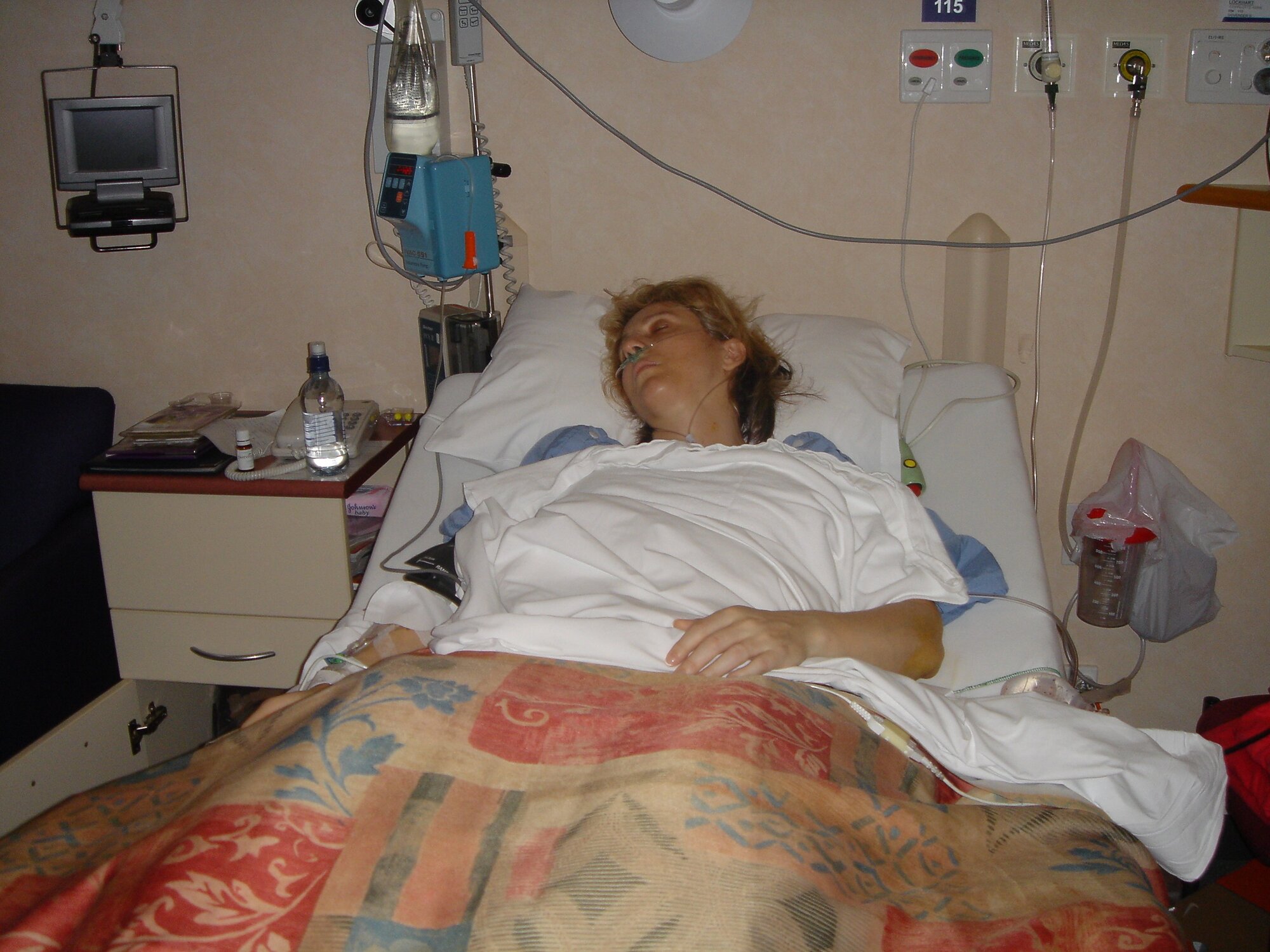  Charlotte Lockhart in hospital in 2004 after she was diagnosed with breast cancer.