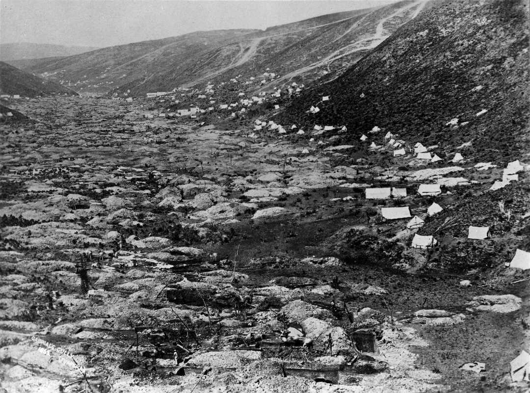 Gabriels Gully, where the Otago gold rush began in 1861, is about 60km southeast of the Old Man Range. Photo / Alexander Turnbull Library