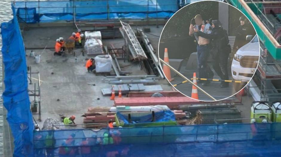 Armed police swarmed Auckland’s CBD after reports of a gunman at a building under construction near Britomart.  Photos / Andrew Bowen / Tony Johnson