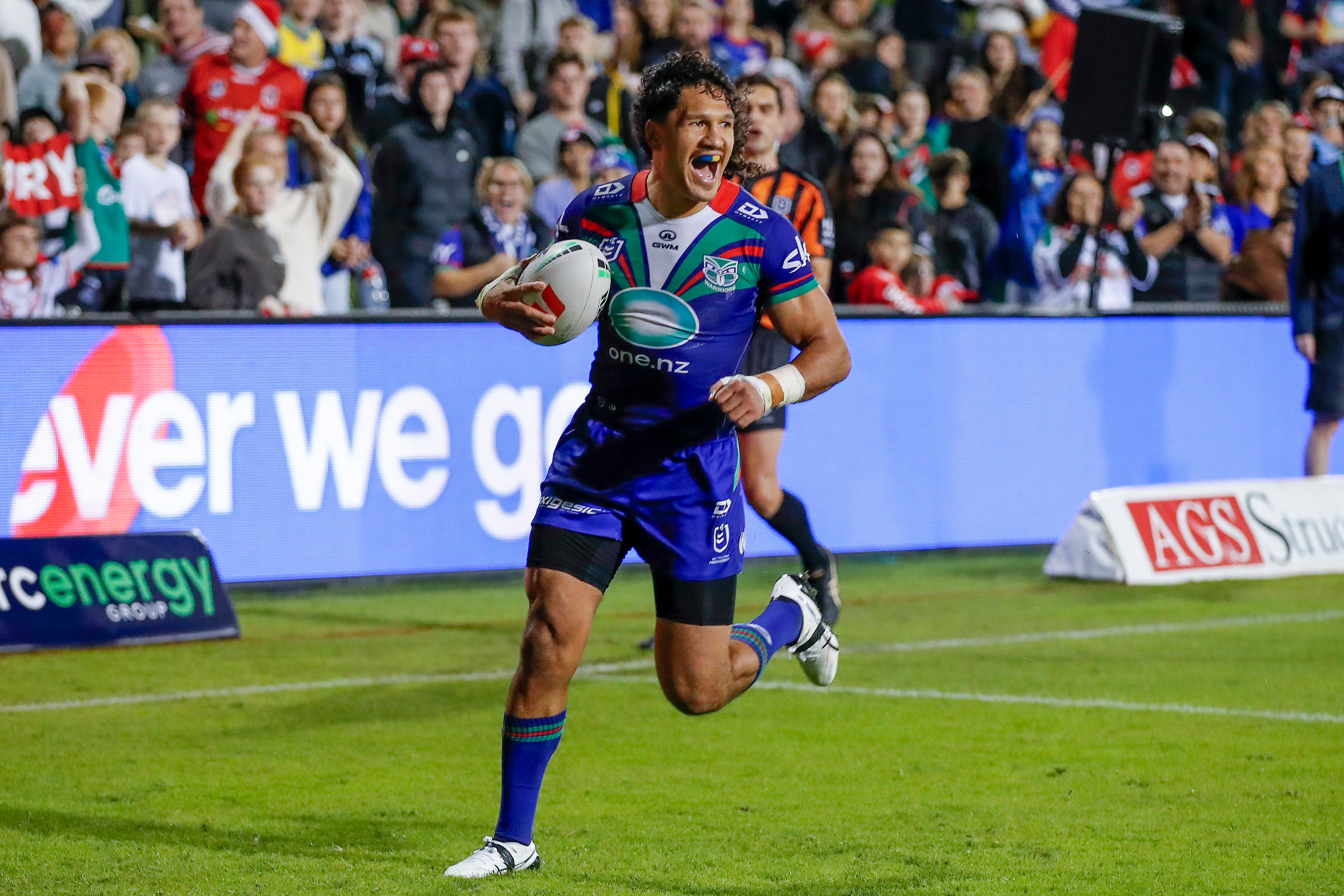 Dallin Watene-Zelezniak scores a try against the Dragons. Photo / Photosport