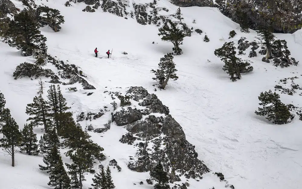 Snow makers rescue big Sierra resorts as drought bakes smaller ones – The  Mercury News