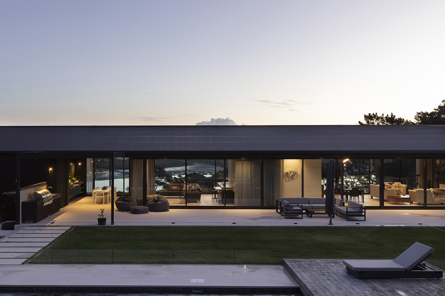 Riverhead House by Young + Richards and Synergy Group. Photo / David Straight