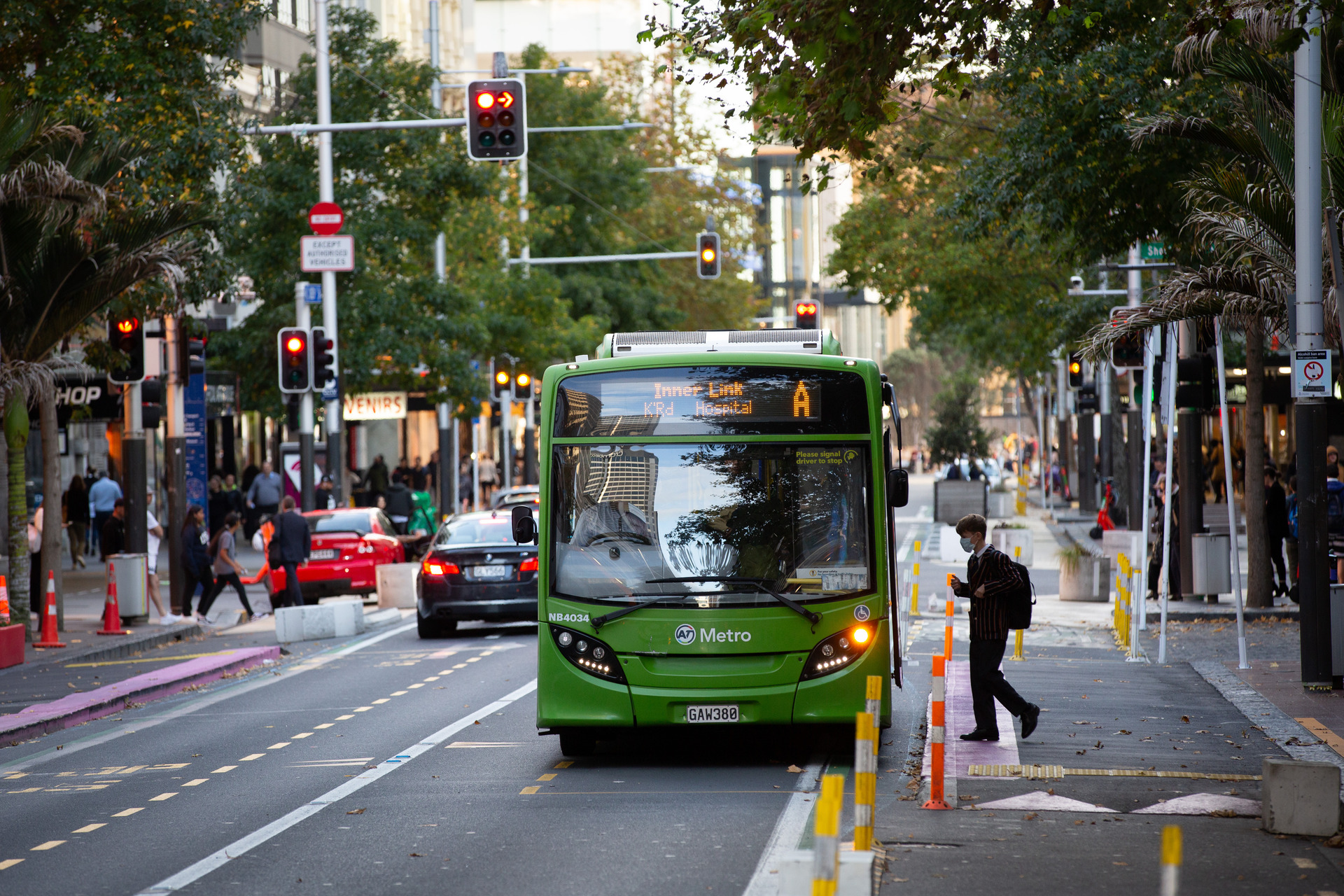 Queen St in Auckland CBD has been reduced to one lane each way in a pedestrianisation trial since April 2020. Photo / Sylvie Whinray