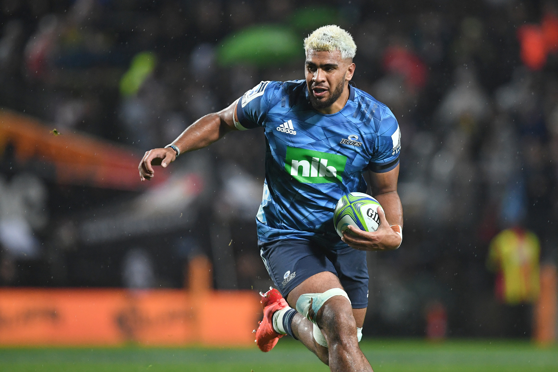 Rugby: All Blacks star Beauden Barrett signs $1.5 million