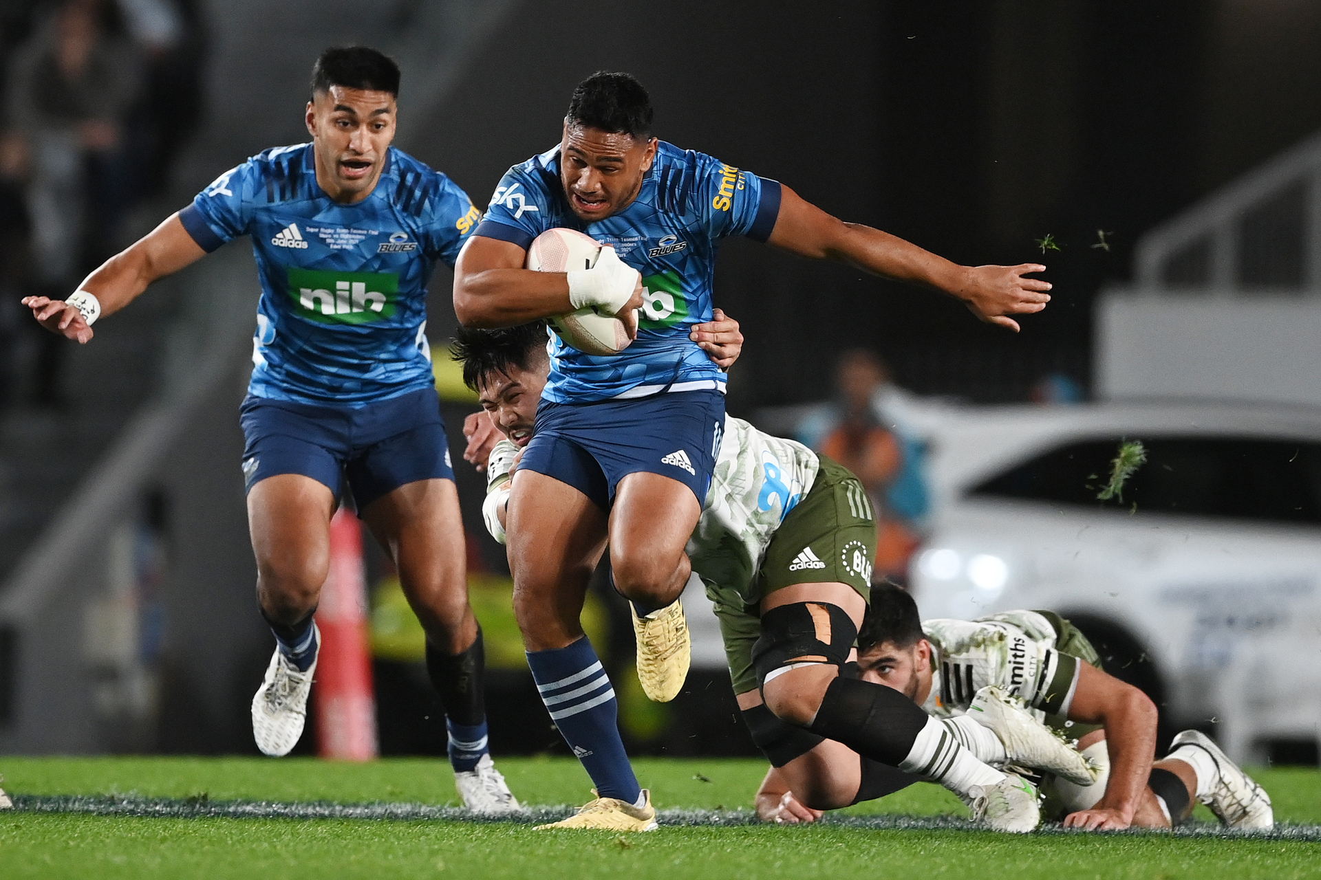TJ Faiane makes a break. Photo / Photosport