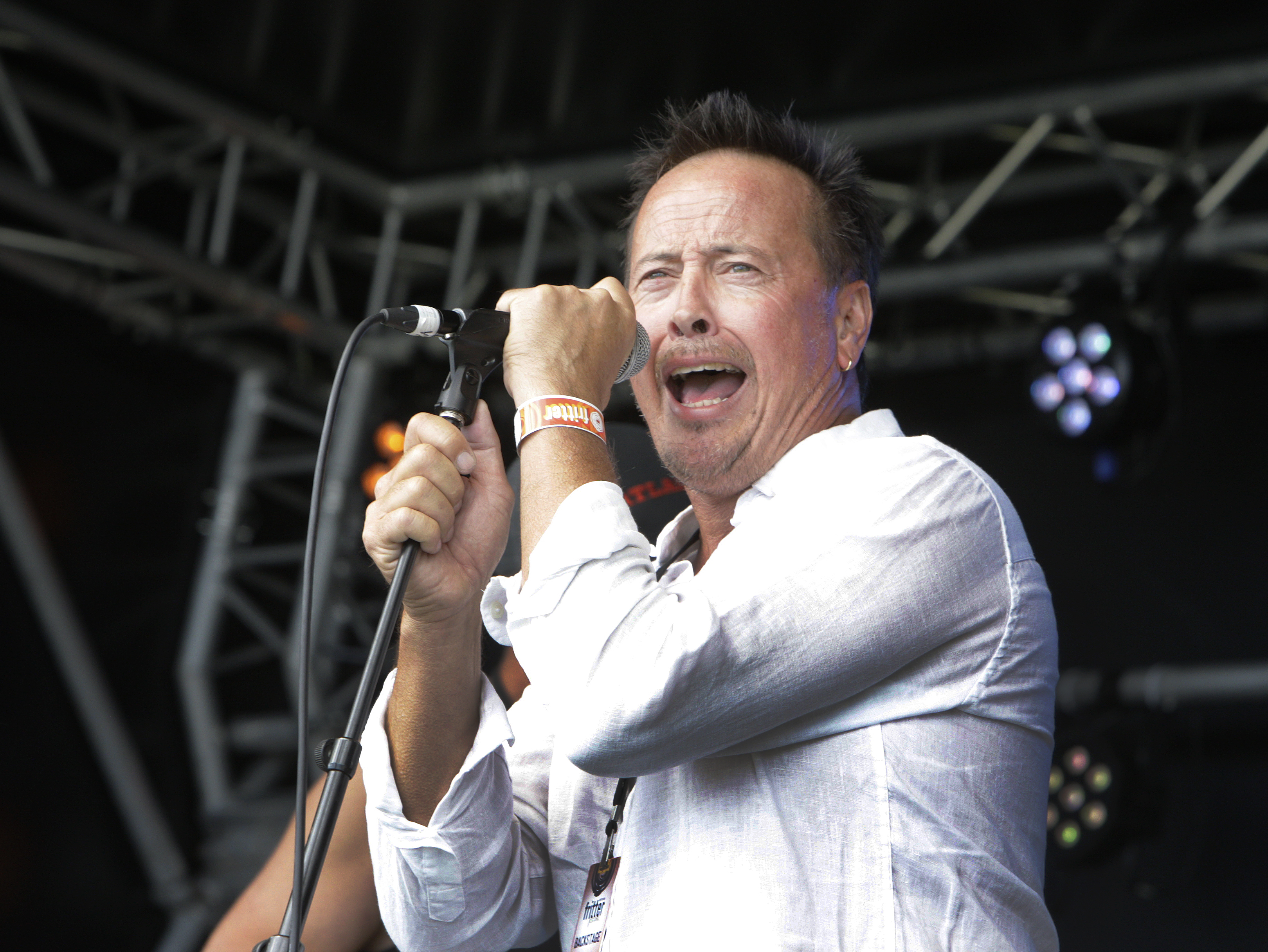 Eric Adams from RSB 2.0 rocks the crowd. Photo / Tania Whyte