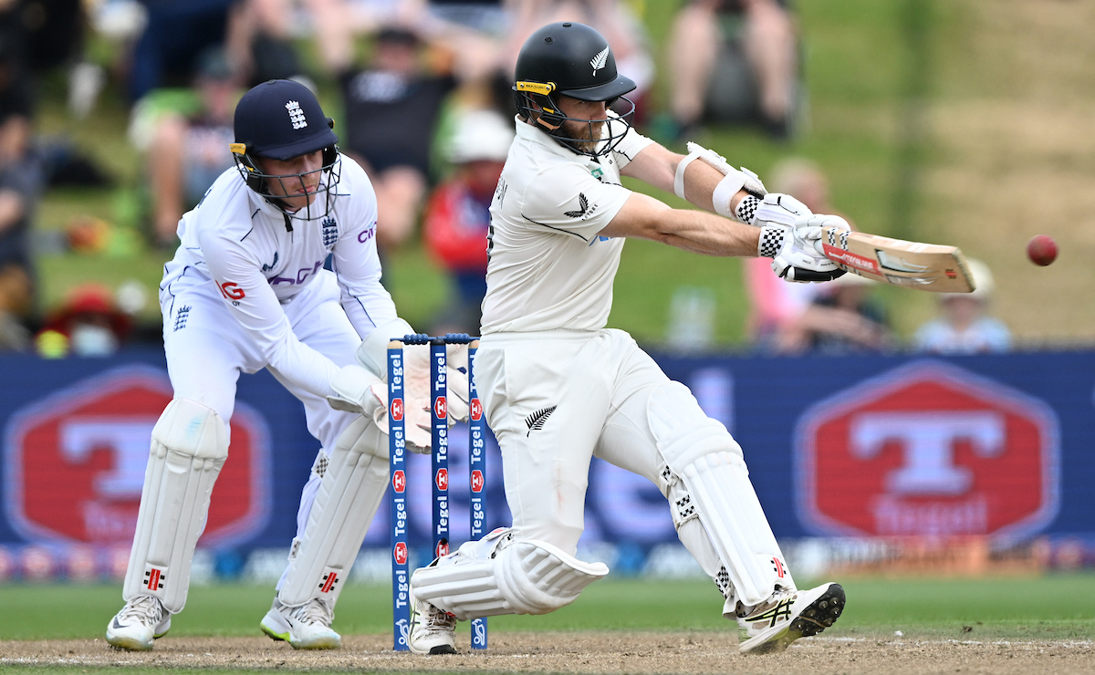 Kane Williamson pulls during his century against England at Seddon Park. Photo / Photosport