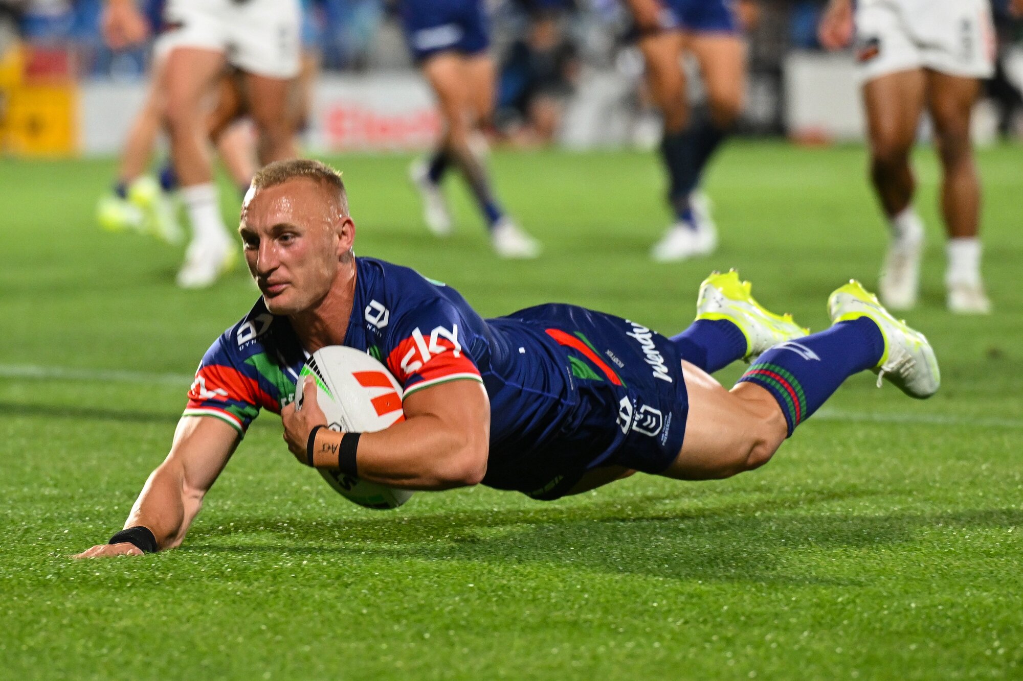 Tanah Boyd scores a try for the Warriors. Photo / Photosport