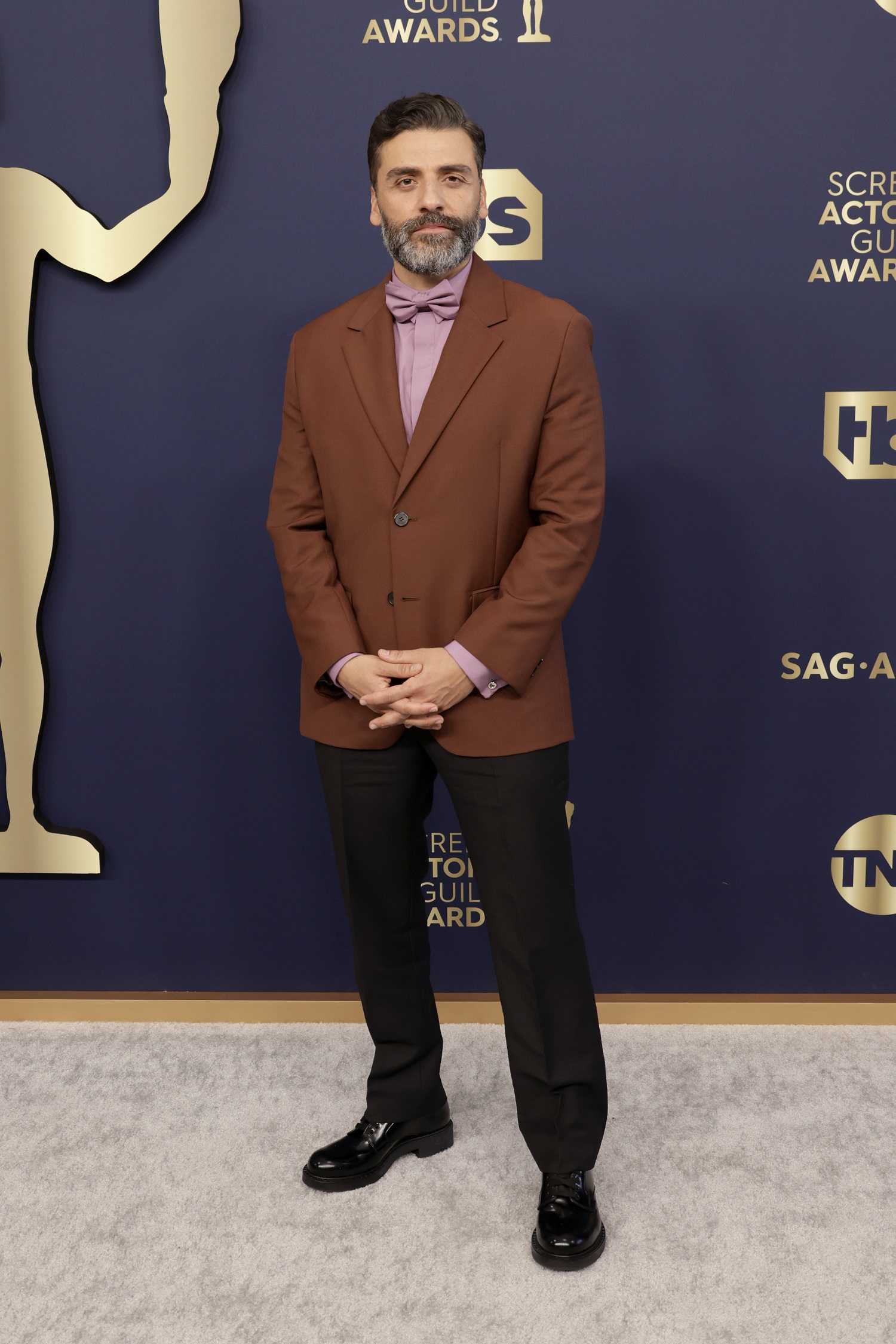 Suits you: Oscar Isaac attends the 28th Annual Screen Actors Guild Awards. Photo / Getty Images