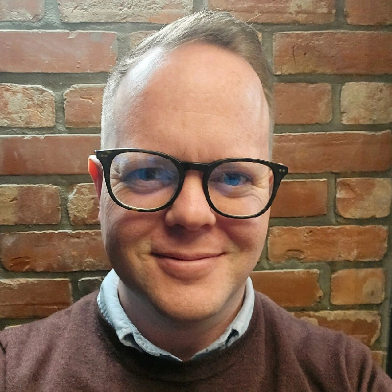 Dr Thomas Harré.