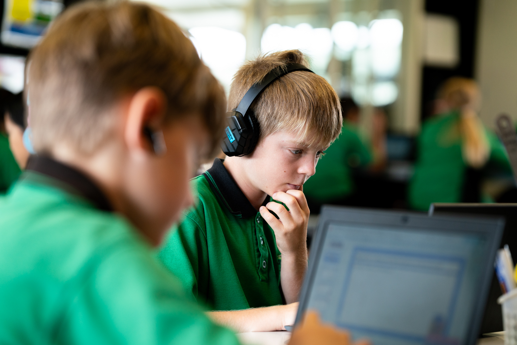 N4L supplies broadband and security for close to 2542 New Zealand schools – which it says represent some 25% of New Zealand's daytime internet use.