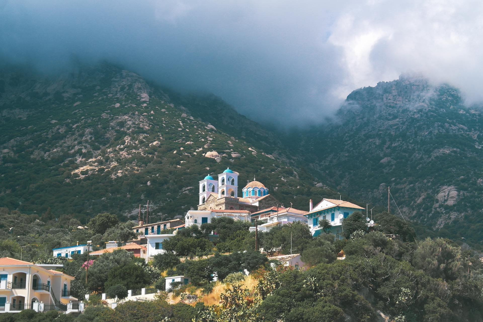 Yaya nap: Make like the people of Ikaria and take a 30 minute nap for longevity. Photo / Sarah Mutter, Unsplash