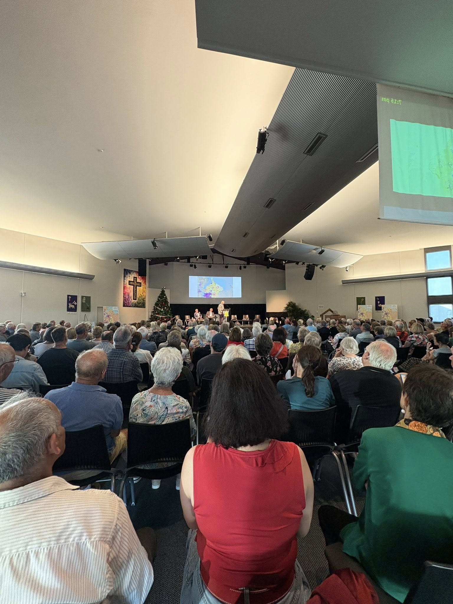 About 450 people packed a public meeting on Plan Change 120 in the Prime Minister's Botany electorate on Tuesday.
