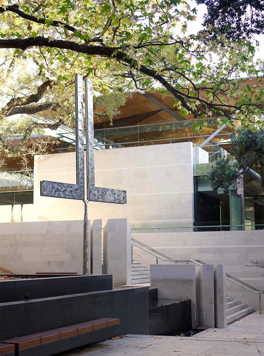 The Double L Excentric Gyratory, 1985 at Auckland Art Gallery Toi o Tāmaki, gift of the P A Edmiston Trust, 1985. Photo / George Ricket