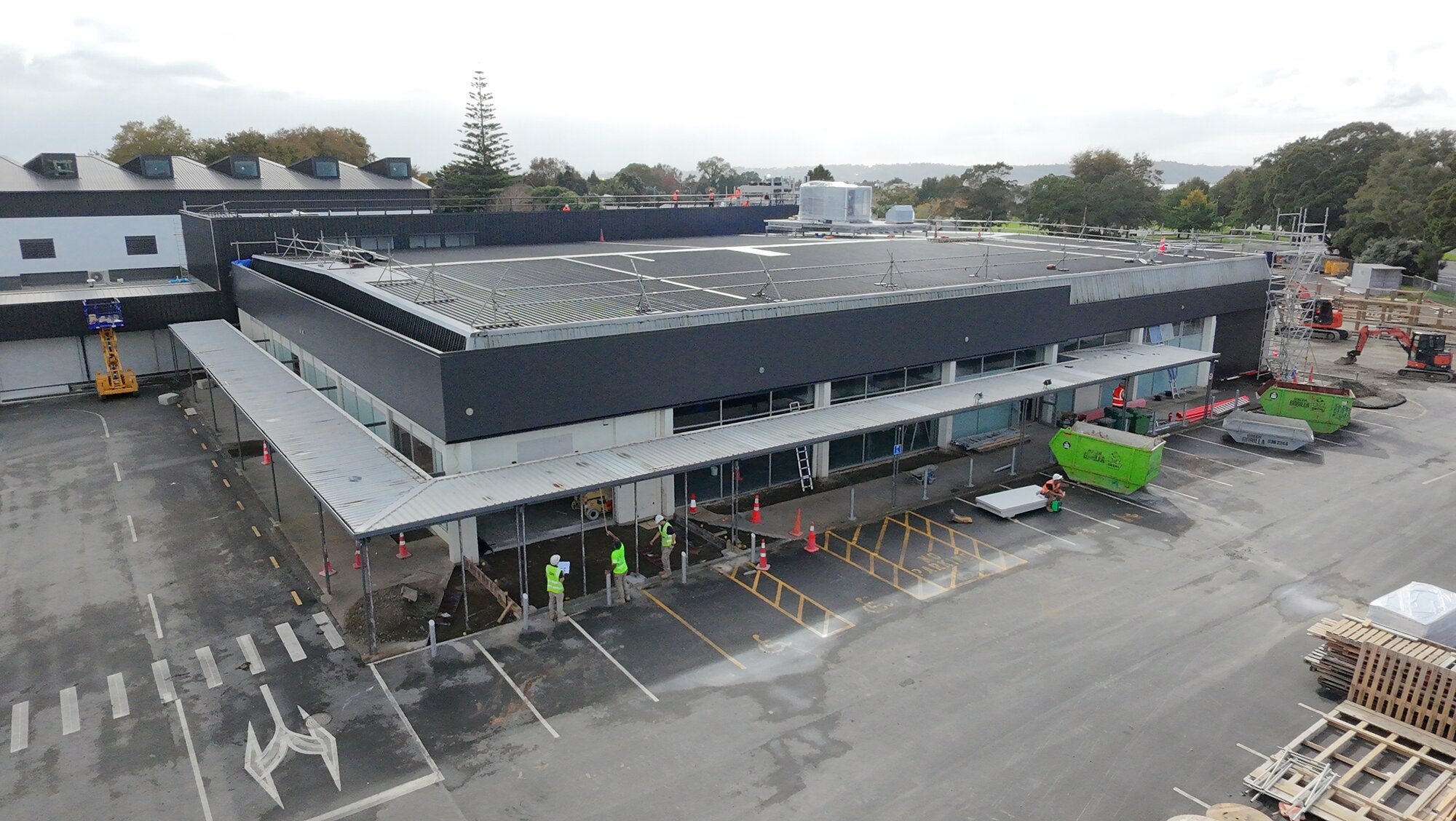  The new $50m New World Te Atatū, Auckland. It has been expanded by 30%. This building was a Woolworths supermarket. Photo / Foodstuffs