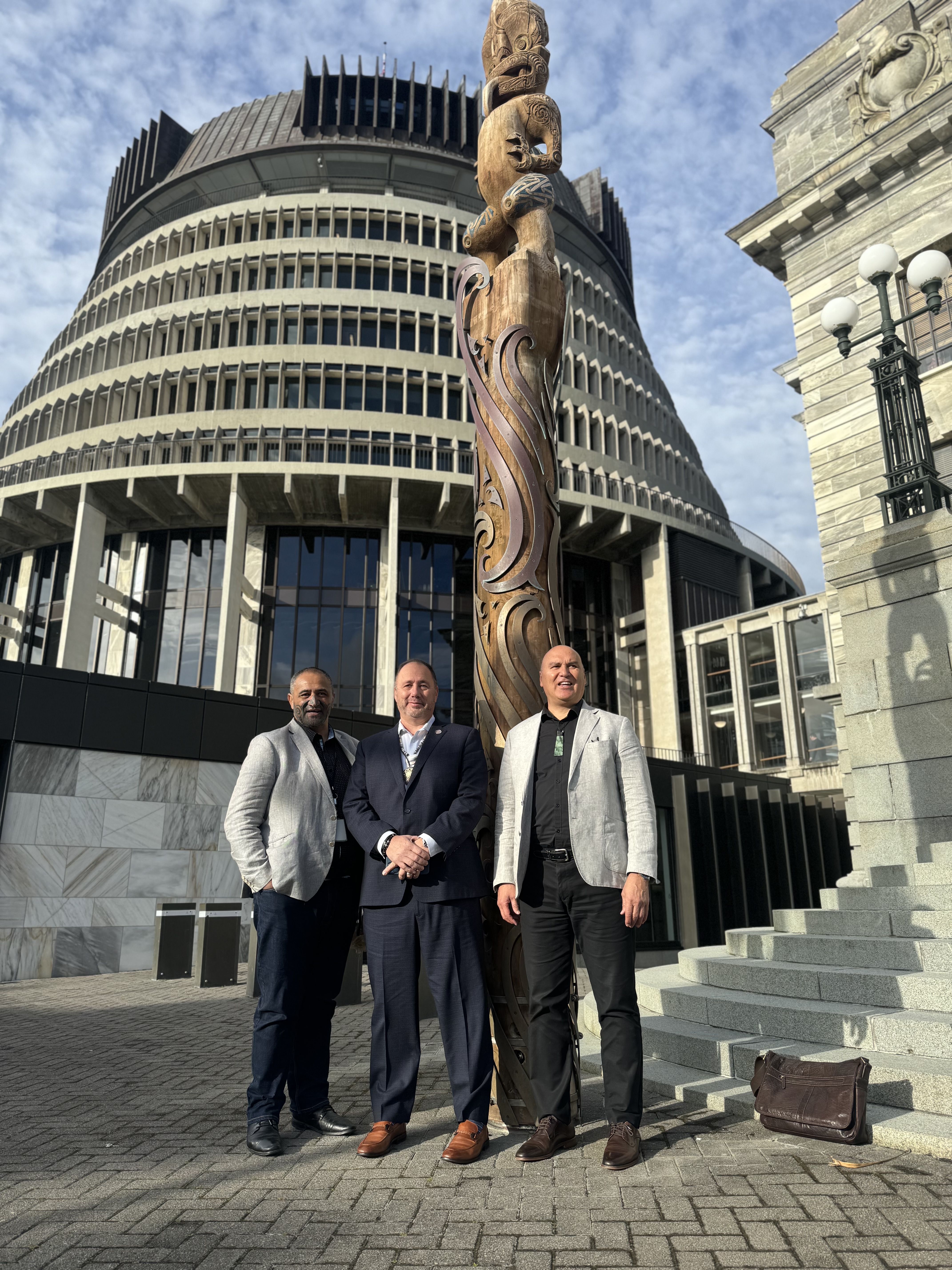 Chief Kirk Francis (centre) with Te Ātiawa chair Kura Moeahu (left) and Helmut Modlik of Ngāti Toa Rangatira (right). 