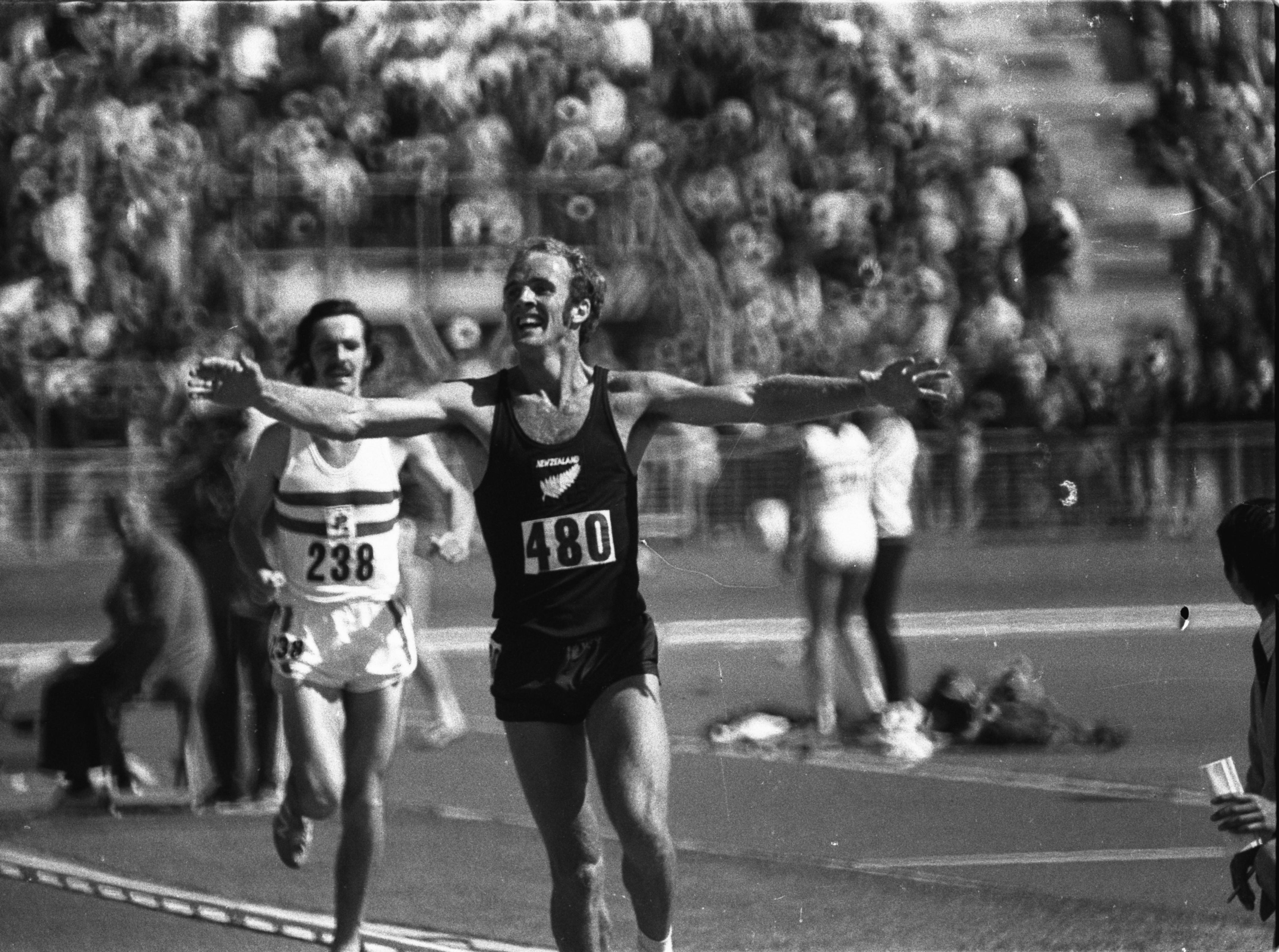 Dick Tayler winning the 10,000m at the 1974 Commonwealth Games, the last time Christchurch hosted the event. Photo / Christchurch Star