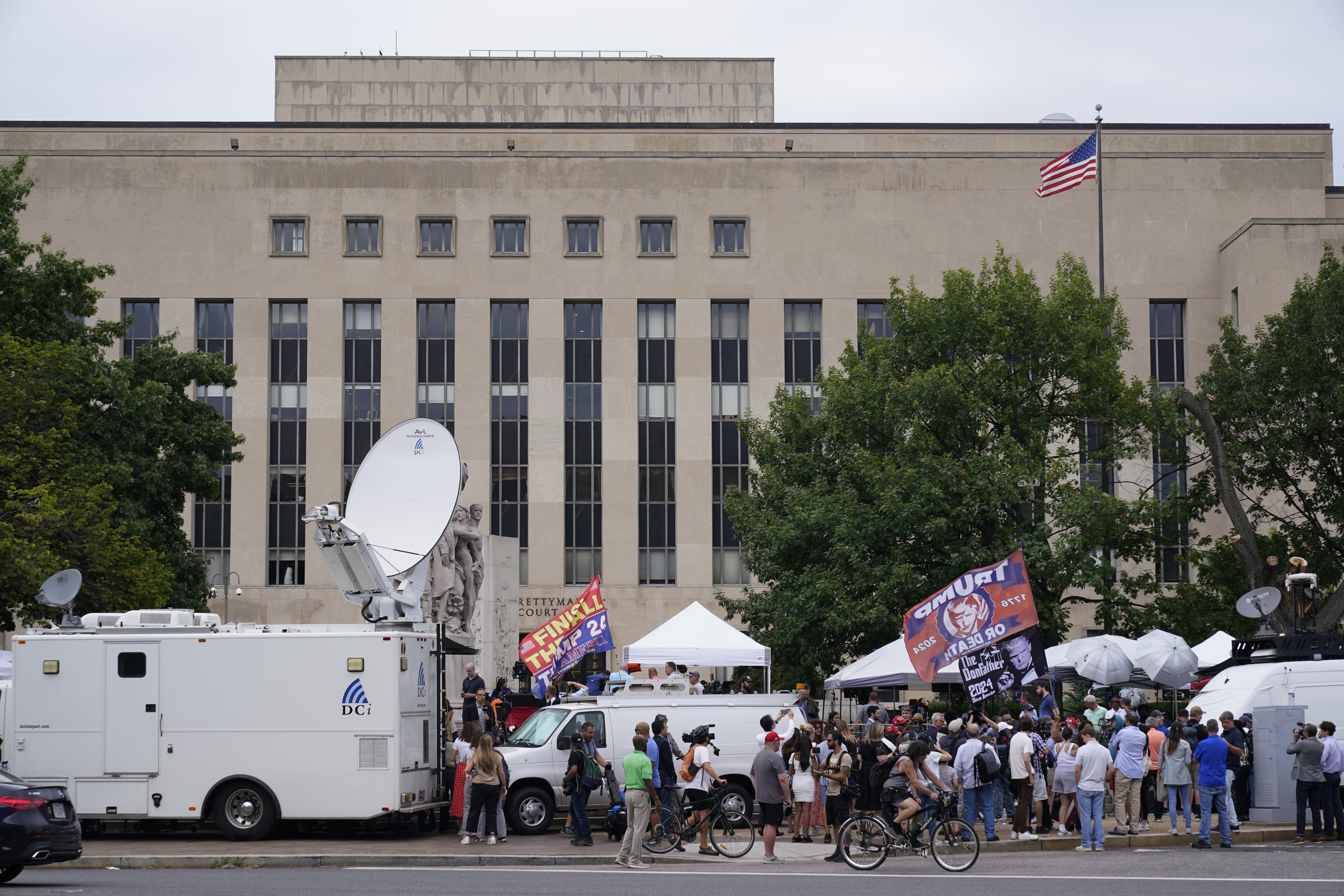 Media and protesters gather Federal Courthouse in anticipation of Donald Trump's arrival to answer to charges that he sought to overturn the results of the 2020 presidential election. Photo / Jacquelyn Martin, AP
