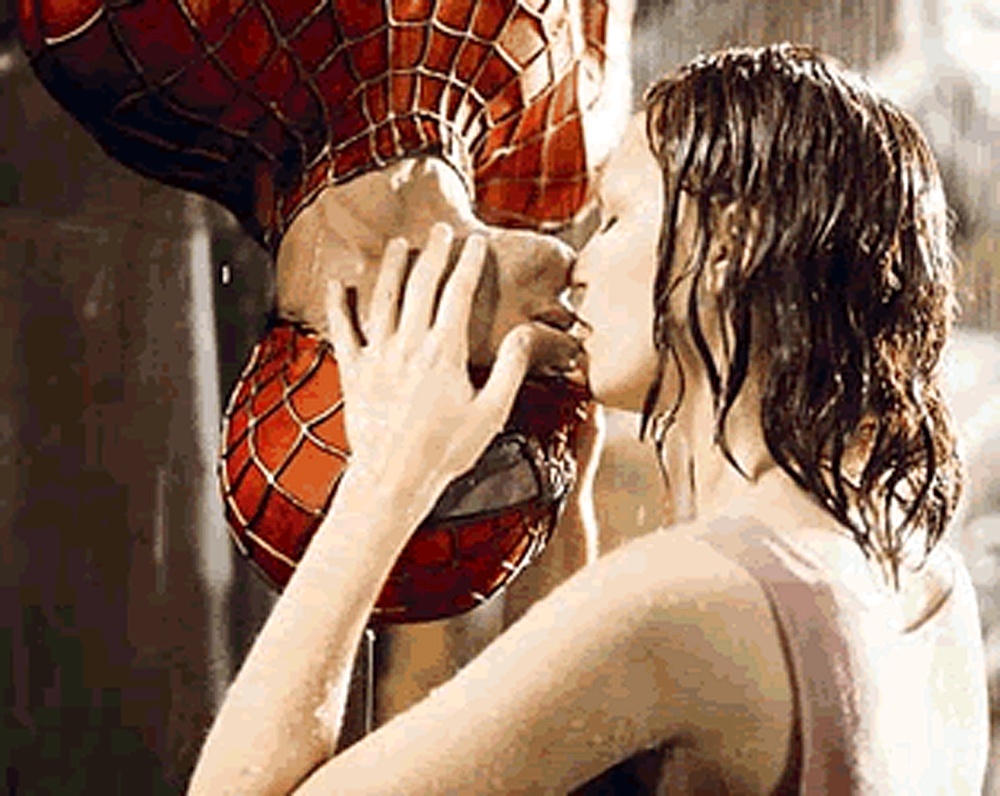 Tobey Maguire and Kirsten Dunst won the Best Kiss award at the MTV Movie Awards for their kissing scene in 'Spider-Man'.