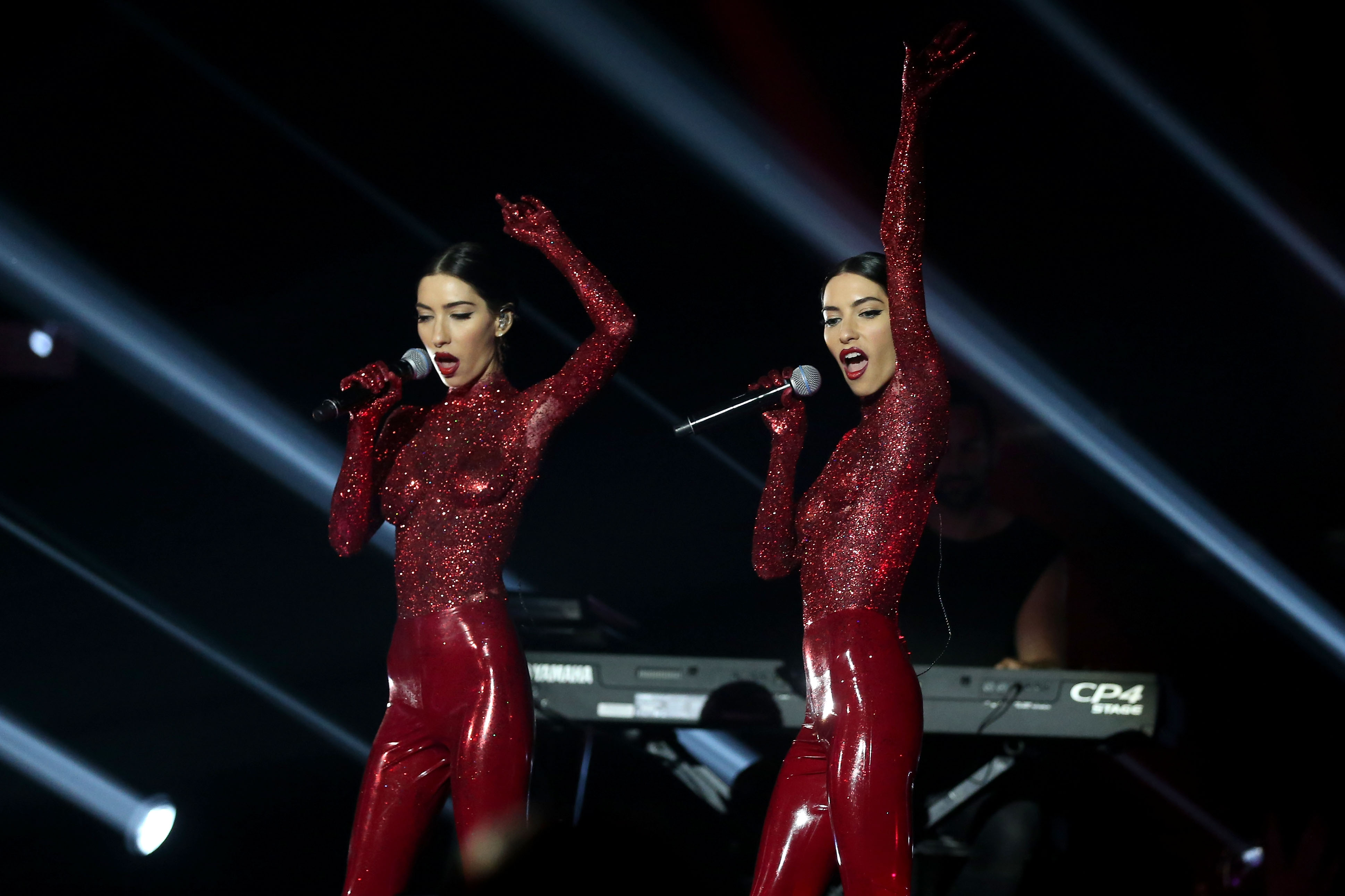 The Veronicas perform topless at the ARIAs - NZ Herald