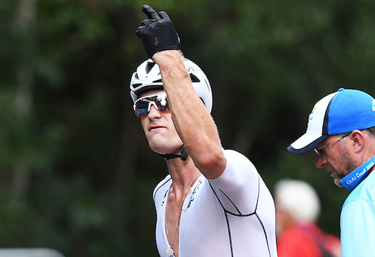 New Zealand's Samuel Gaze gestures in the transition area after suffering a puncture. Photo / Andrew Cornaga / www.photosport