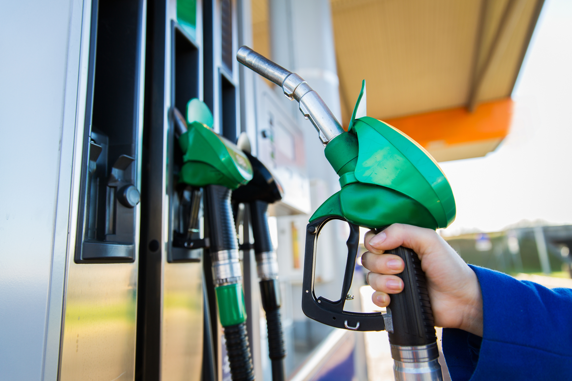Crude oil prices are down, but it takes longer for cheaper oil to flow through to refined fuel prices. Photo / Lev Dolgachov