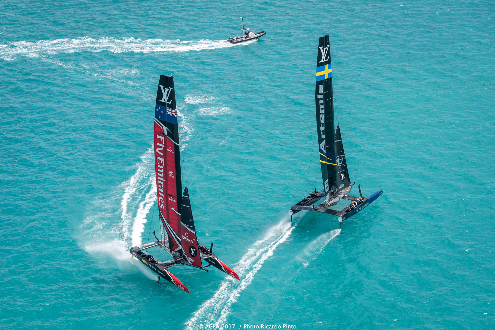 File:Emirates Team New Zealand at the Louis Vuitton Cup 2013.jpg