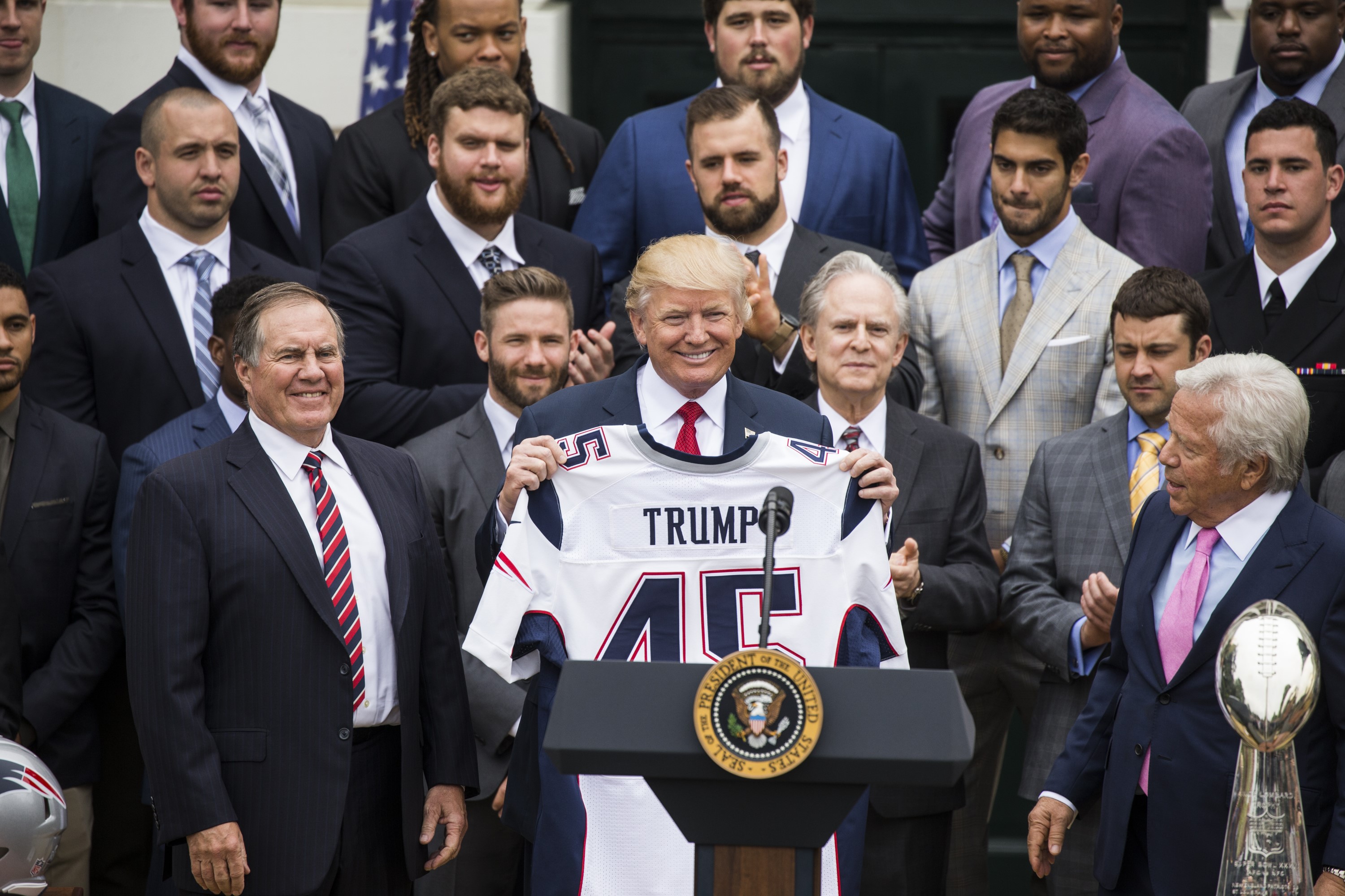 Marshawn Lynch Dons “Everybody vs. Trump” Shirt Before Raiders