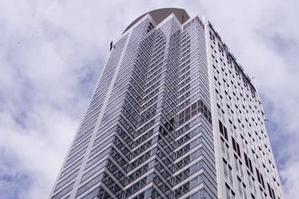 Auckland's Vero Centre on Shortland St is being sold by Kiwi Property. Photo / David White