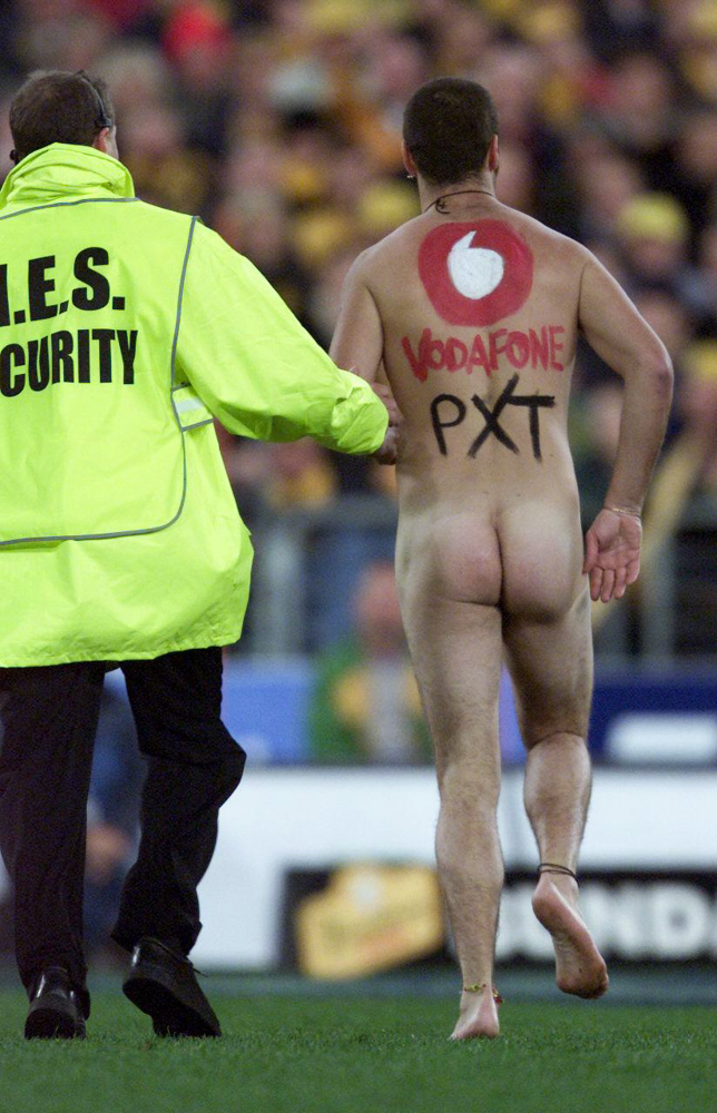 Streaker Aaron Bain at the Bledisloe Cup test match in August 2002. Photo / Getty Images