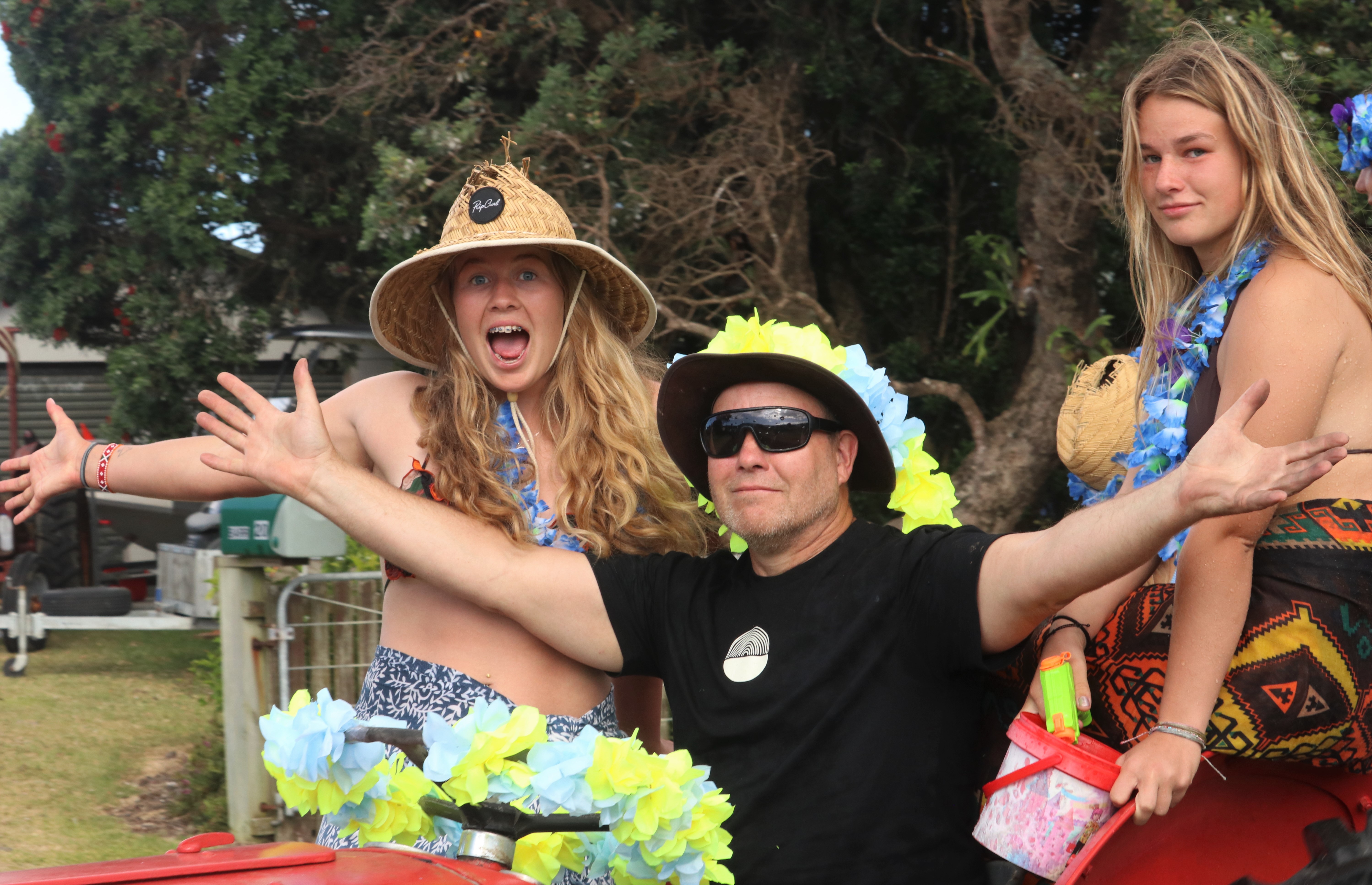 (From left): Kahlia Cullwick, Rich Cullwick (Mt Maunganui) and Daisy Cullwick (Colorado), from a team called Two Uglies, Five Beauties. Photo / Peter de Graaf